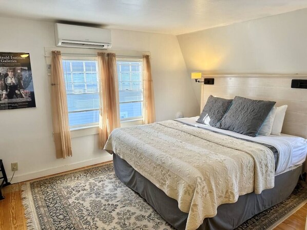 1 bedroom, iron/ironing board, travel cot, WiFi