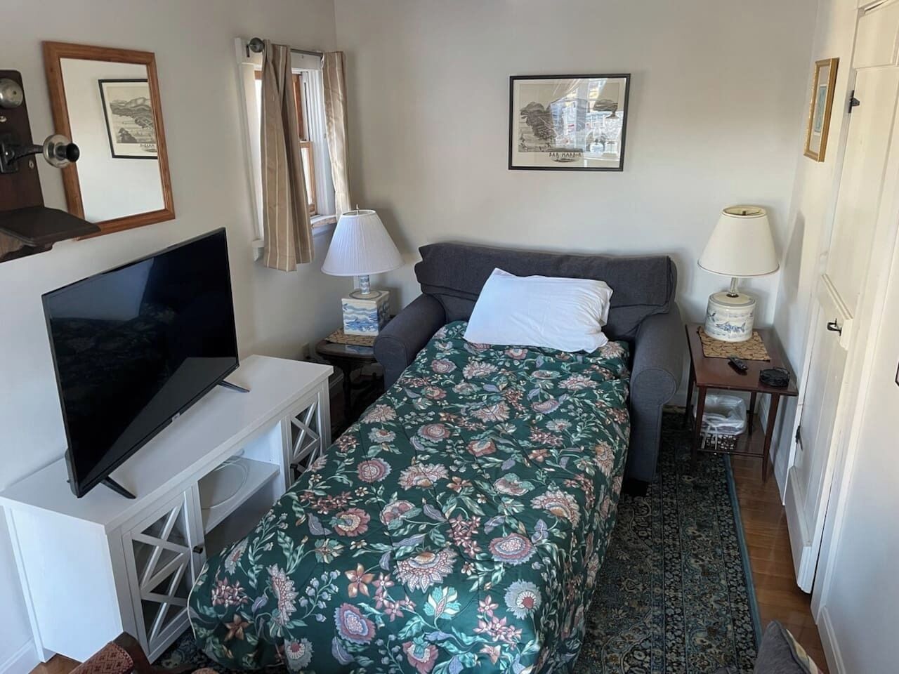 1 bedroom, iron/ironing board, travel cot, WiFi