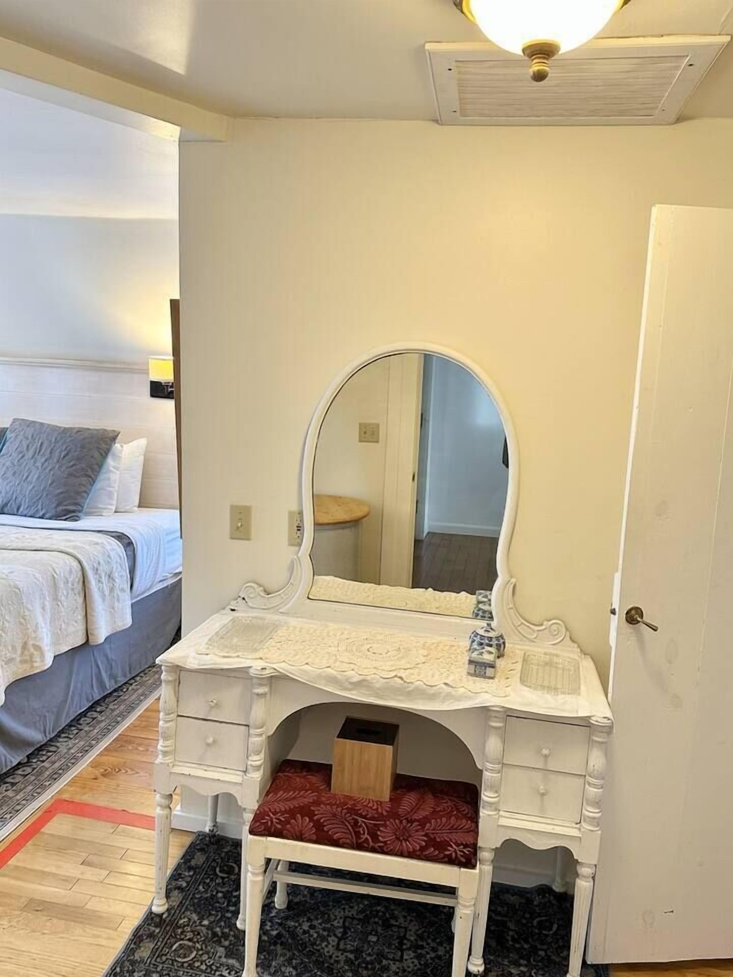 1 bedroom, iron/ironing board, travel crib, WiFi