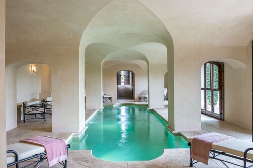 Villa Laurenzi - Six Bedroom Villa, Sleeps 20