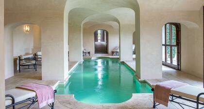 Villa Laurenzi - Six Bedroom Villa, Sleeps 20