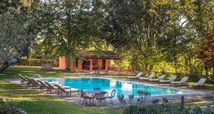 Villa Laurenzi - Six Bedroom Villa, Sleeps 20