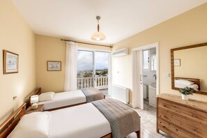 3 slaapkamers, een strijkplank/strijkijzer, wifi, beddengoed