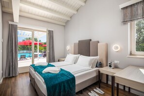 15 bedrooms, iron/ironing board, WiFi, bed sheets - Melitta Villas - Fifteen Bedroom Villa, Sleeps 36 (Režanci)