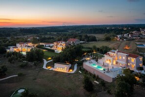 Exterior - Melitta Villas - Fifteen Bedroom Villa, Sleeps 36 (Režanci)