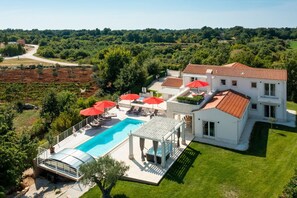 Exterior - Melitta Villas - Fifteen Bedroom Villa, Sleeps 36 (Režanci)