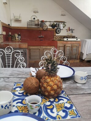 Maison, 2 chambres, vue ville | Coin séjour