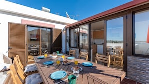 Outdoor dining - Maravilhoso Duplex T3 com Terraço by LovelyStay (Alvor)