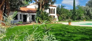 Outdoor pool - Villa Eucalyptus (Le Soler)