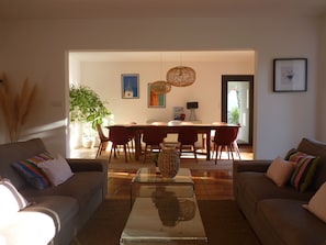 Smart TV y chimenea