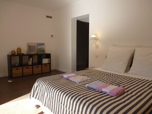 4 camere, ferro/asse da stiro, Wi-Fi gratuito, lenzuola