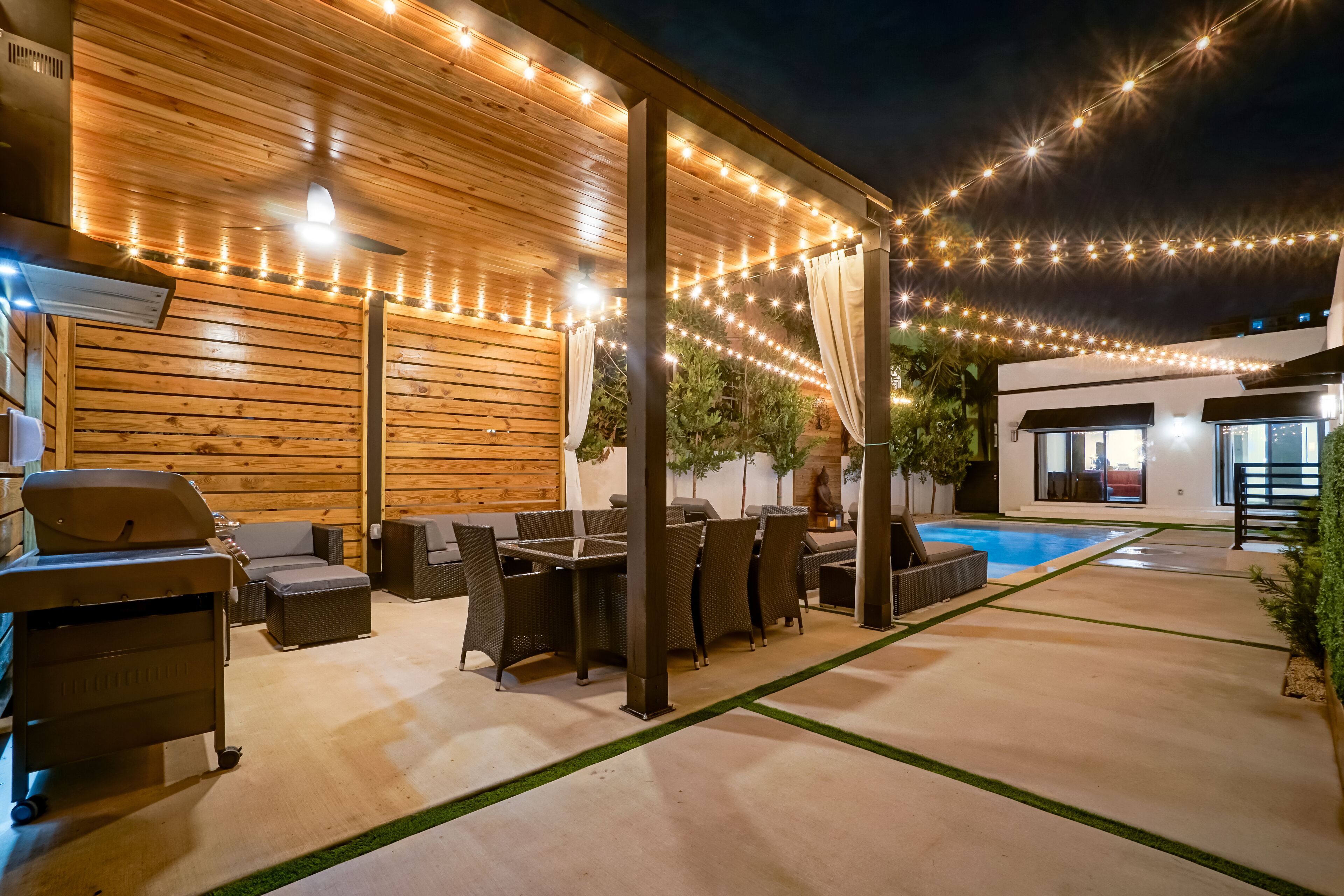 Luxury Thai Villa - Pool, Hot tub and BBQ - close to Brickell and Miami Beach