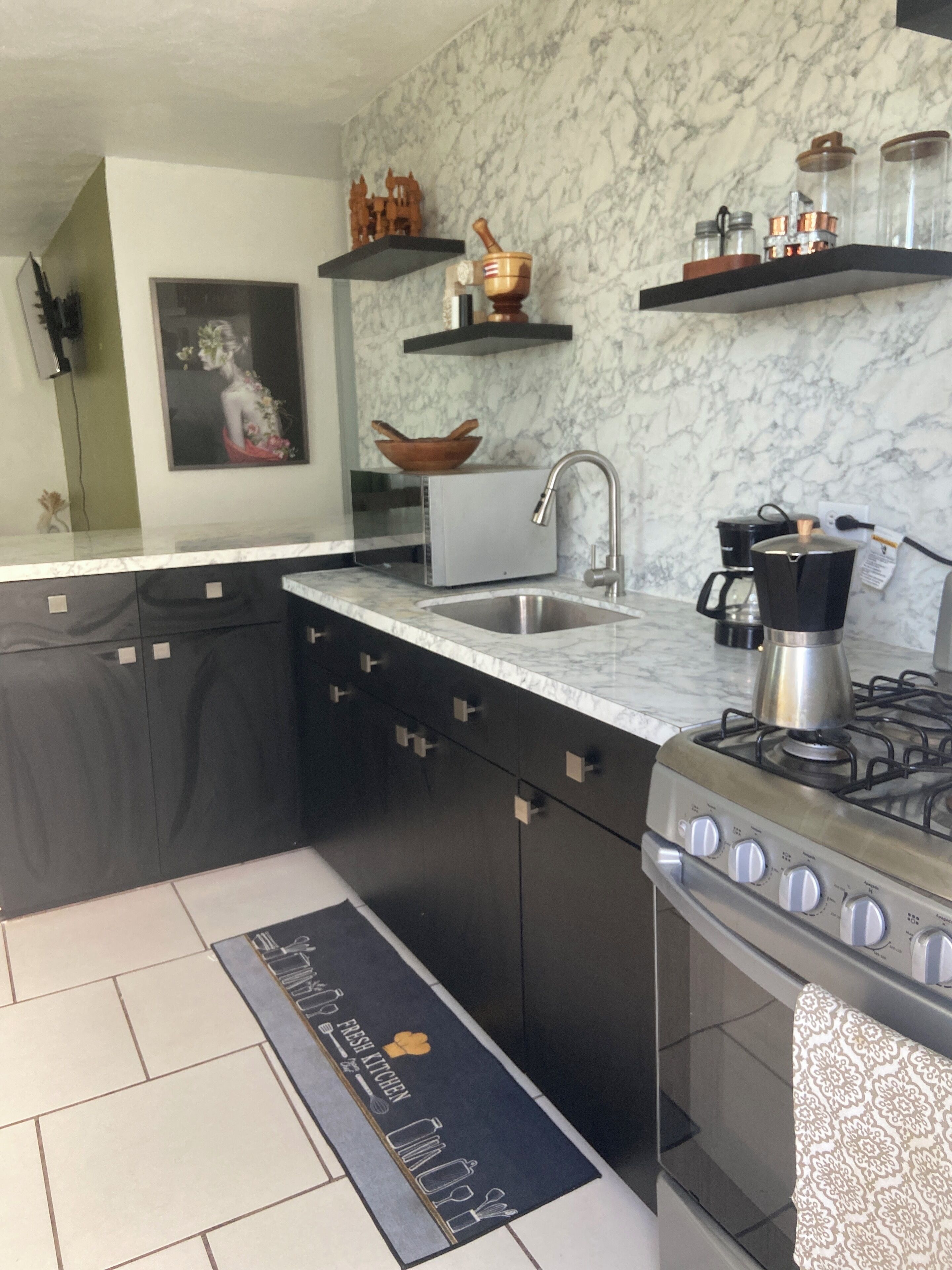 Geladeira, micro-ondas, fogão, cooktop