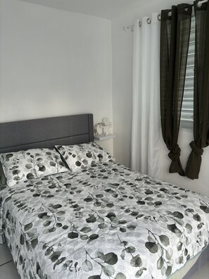 4 chambres, accès au Wi-Fi (inclus), literie fournie