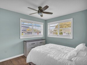 2 bedrooms, WiFi, bed sheets - Amazing Location, this 2/2 is in the center of it all!  (Vero Beach)
