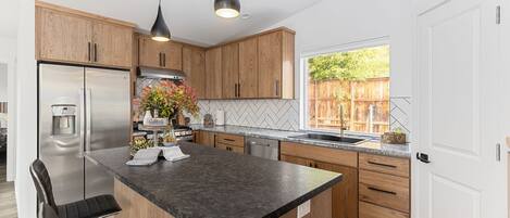 Fridge, microwave, oven, stovetop