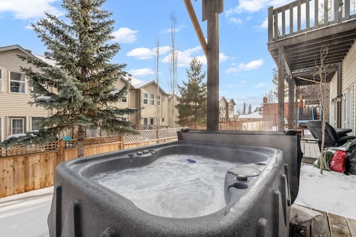 Powder Blue Escape | Hot Tub | Central | Mountains