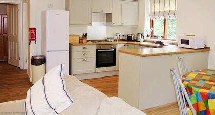 Pleasure Row - a cottage that sleeps up to 8 guests in 3 bedrooms