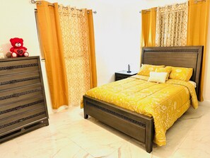 2 bedrooms, iron/ironing board, WiFi