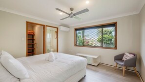 4 bedrooms, WiFi - Perfect Holiday home for a family holiday (Bargara)