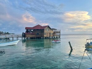 Marina - Less than 2 minute walk to beach in half moon bay and main strip in west end (West End)