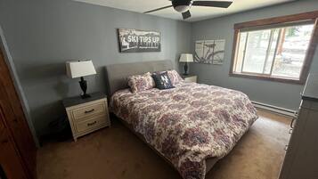 4 bedrooms, iron/ironing board, free WiFi, bed sheets