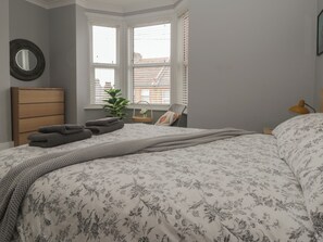 4 bedrooms, individually decorated, individually furnished, free WiFi - 6 Sydney Road (Ramsgate)