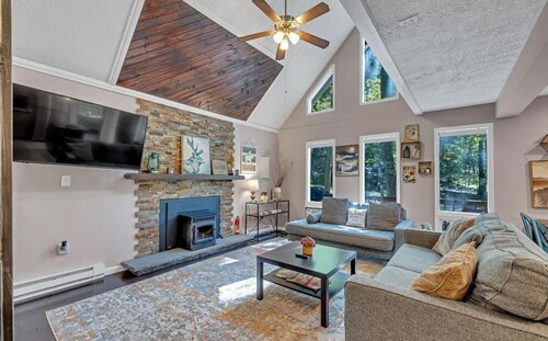 Enjoy the scenic Pocono Mountains at this lovely and unique renovated home! 