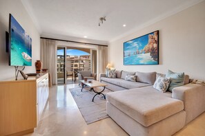 Smart-TV, Tischtennisplatte, Musikbibliothek