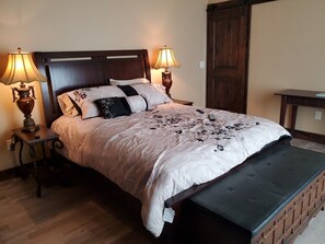 1 chambre, bureau, fer et planche à repasser, Wi-Fi gratuit