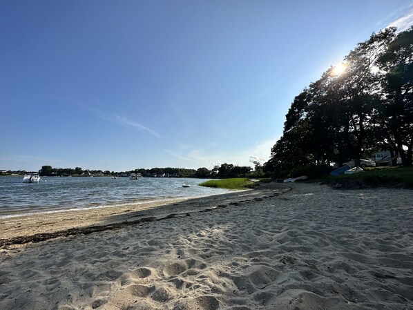 Sun loungers, beach towels - ⭐️NO SHARKS here! 🦈 NO BRIDGE traffic! 🚘 ONSET, MA is all tranquility. 🧘♀️ (Wareham)