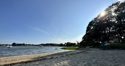 ⭐️NO SHARKS here! 🦈 NO BRIDGE traffic! 🚘 ONSET, MA is all tranquility. 🧘♀️