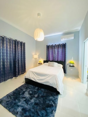 3 bedrooms, iron/ironing board, WiFi, bed sheets