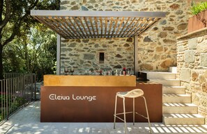 Property grounds - Late 19th century residence apartment with swimming pool and tennis court (Prata)