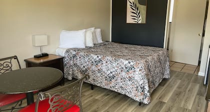 Soledad Motel 8
