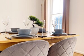 Dining - London Chelsea, Large, 6 People Apartment (London)