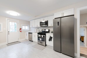 Private kitchen - Cozy Home In Belmar  (Belmar)