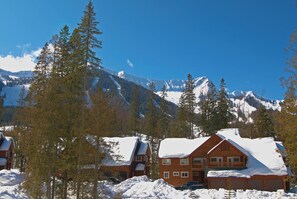 Exterior - Polar Peak Lodges by Fernie Lodging CO (Fernie)