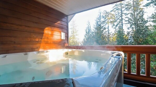 Polar Peak Chalet #15 | Terrace/patio - Polar Peak Lodges by Fernie Lodging CO (Fernie)