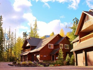 Exterior - Polar Peak Lodges by Fernie Lodging CO (Fernie)