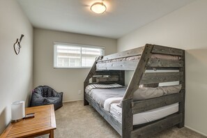 4 chambres, fer et planche à repasser, Wi-Fi, draps fournis