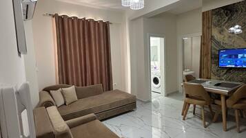 Appartamento Deluxe | 1 camera, biancheria da letto ipoallergenica, minibar