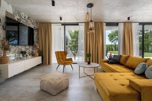 Télévision, baby-foot