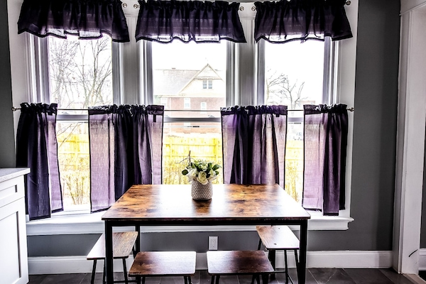 Departamento Deluxe | Cocina privada | Refrigerador con congelador, microondas, horno y parrilla de estufa