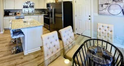 3bdr 2ba home Goose Creek - Close to Charleston Attractions with Large Yard