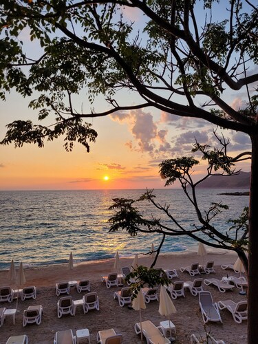 Schöne Gemütliche Fewo mit Meerblick, Terrasse und Carport in Strandnähe