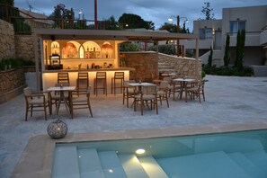 Bar (on property) - Villaggio Mare Suites (Chania)