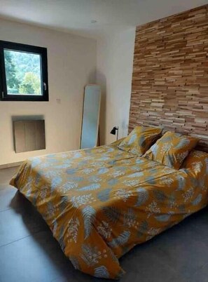 3 bedrooms, desk, free WiFi, bed sheets - Gîte Lou Treillat Villa Avec Piscine Chauffée (Pied-de-Borne)