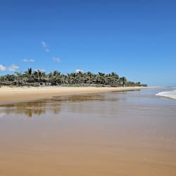 Am Strand, weißer Sandstrand, Cabañas (kostenlos), Liegestühle