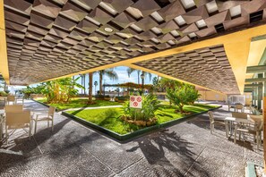 Outdoor dining - La Carihuela Beachfront II | Stylish Comfort by the Sea (Torremolinos)